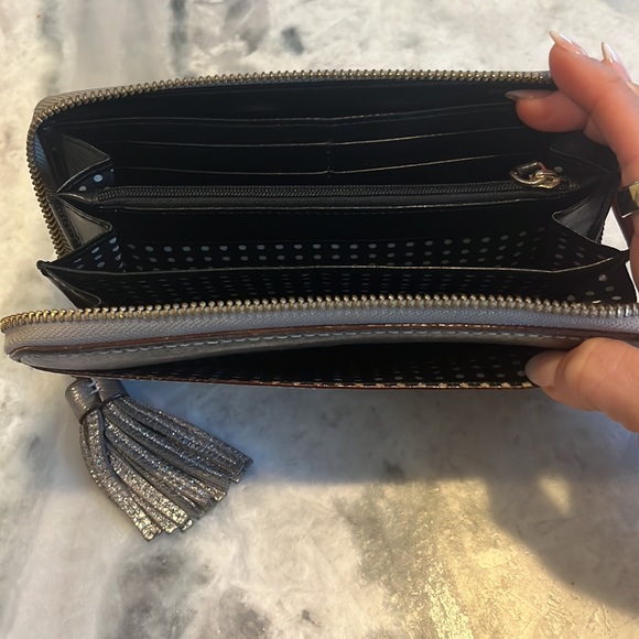 Kate Spade Continental wallet, silver metallic leather ♠️ - Picture 4 of 5